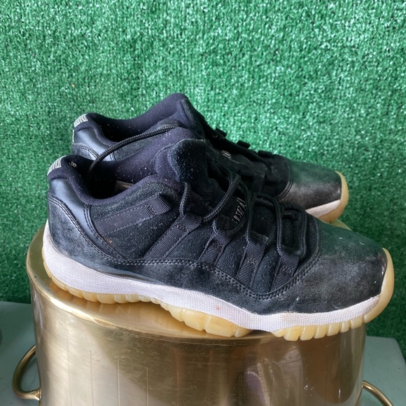 🌑Jordan 11 sneakers🌑 - Picture 2 of 4
